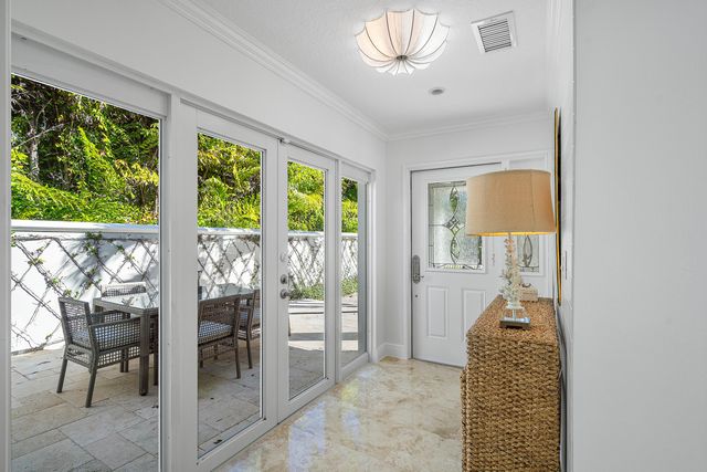 820 Palm Trail, Delray Beach, FL 33483