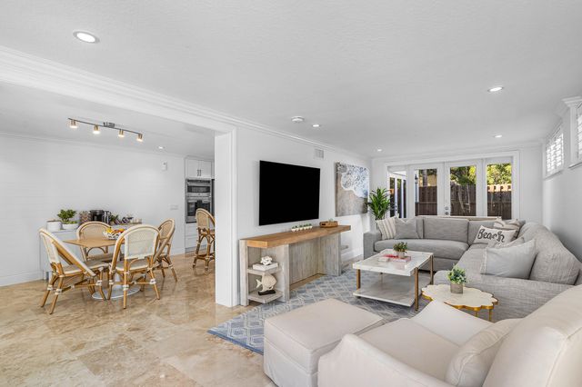 820 Palm Trail, Delray Beach, FL 33483