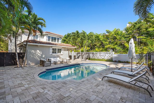 820 Palm Trail, Delray Beach, FL 33483