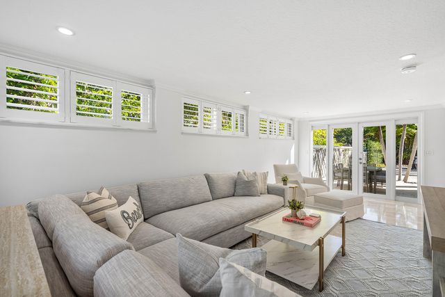 820 Palm Trail, Delray Beach, FL 33483