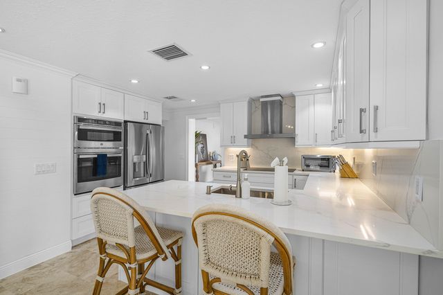 820 Palm Trail, Delray Beach, FL 33483