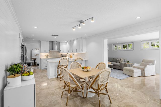 820 Palm Trail, Delray Beach, FL 33483