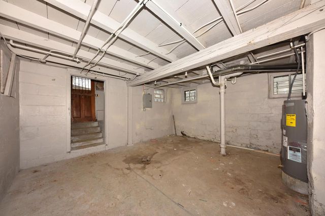 1225 W Keefe AVENUE, Milwaukee, WI 53206