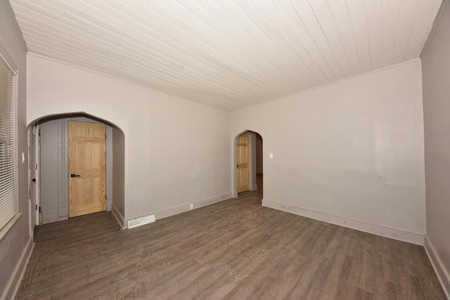 1225 W Keefe AVENUE, Milwaukee, WI 53206