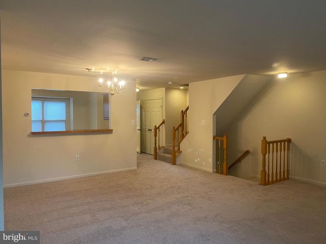 5604 GRESHAM LN, Centreville, VA 20120