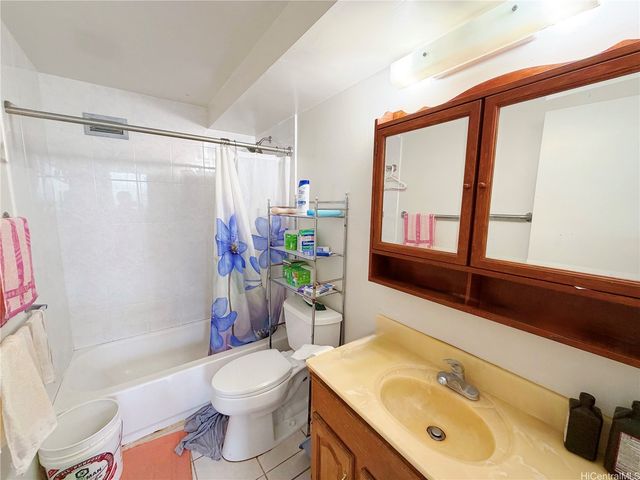 1720 Huna Street B202, Honolulu, HI 96817