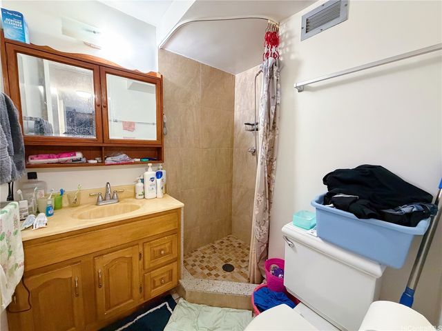 1720 Huna Street B202, Honolulu, HI 96817