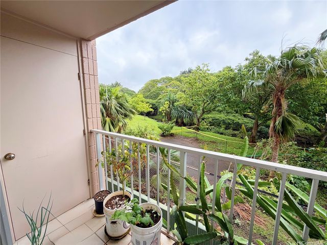 1720 Huna Street B202, Honolulu, HI 96817