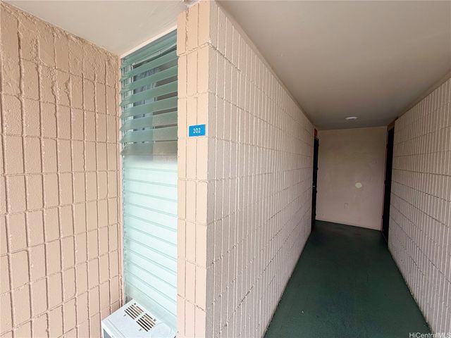 1720 Huna Street B202, Honolulu, HI 96817