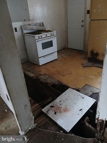 13 FLORENCE AVE, Darby, PA 19023