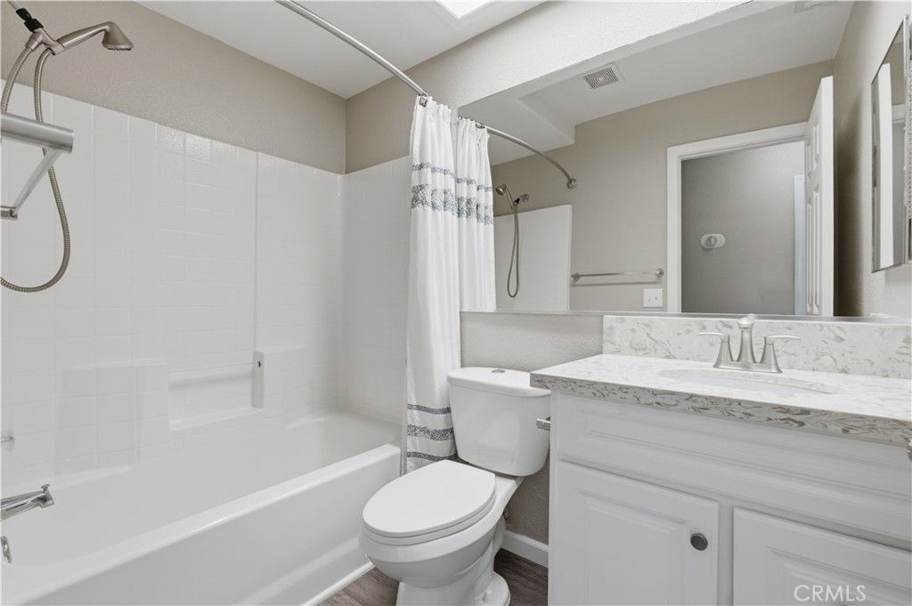 Image 18 of property listing at 8351 Lassen Avenue, Hesperia, CA 92345