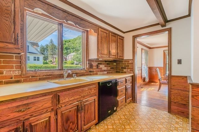 35 Barasford Avenue, Lowell, MA 01852
