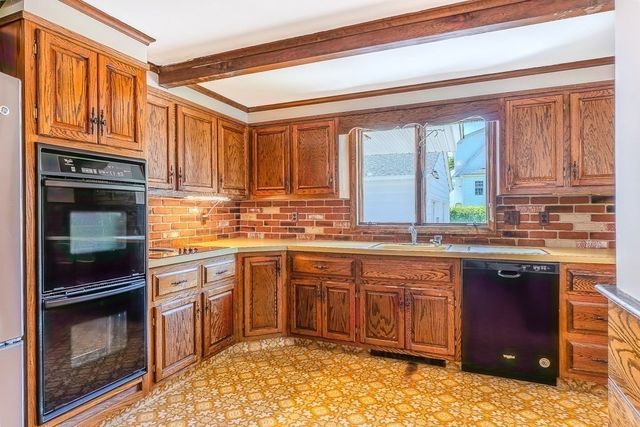 35 Barasford Avenue, Lowell, MA 01852