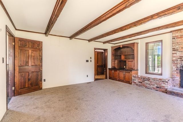 35 Barasford Avenue, Lowell, MA 01852