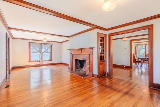 35 Barasford Avenue, Lowell, MA 01852