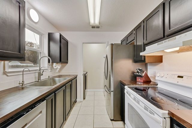 708 Shady Grove Drive, Granbury, TX 76049