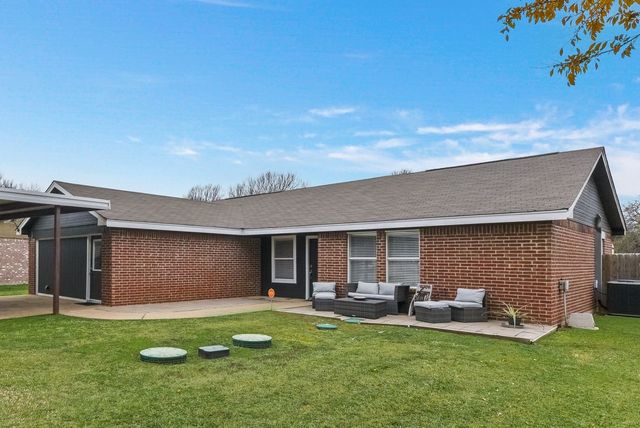 708 Shady Grove Drive, Granbury, TX 76049