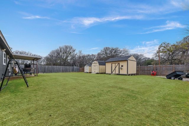708 Shady Grove Drive, Granbury, TX 76049
