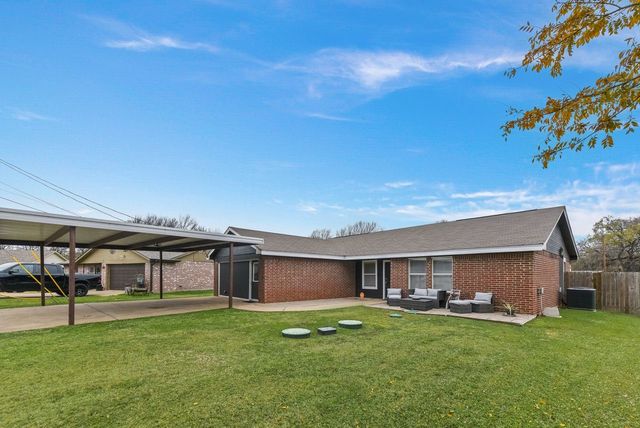 708 Shady Grove Drive, Granbury, TX 76049