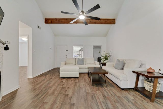 708 Shady Grove Drive, Granbury, TX 76049