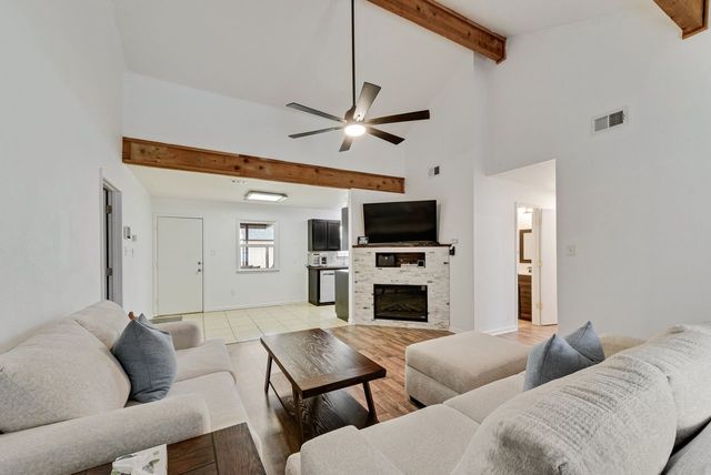 708 Shady Grove Drive, Granbury, TX 76049