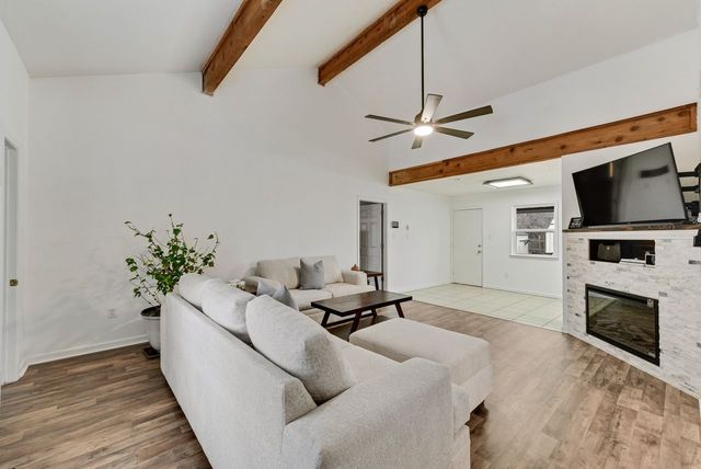 708 Shady Grove Drive, Granbury, TX 76049