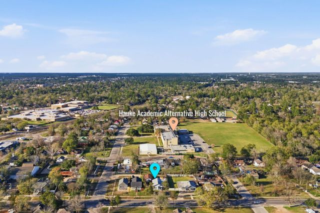 308 E Phillips Street, Conroe, TX 77301