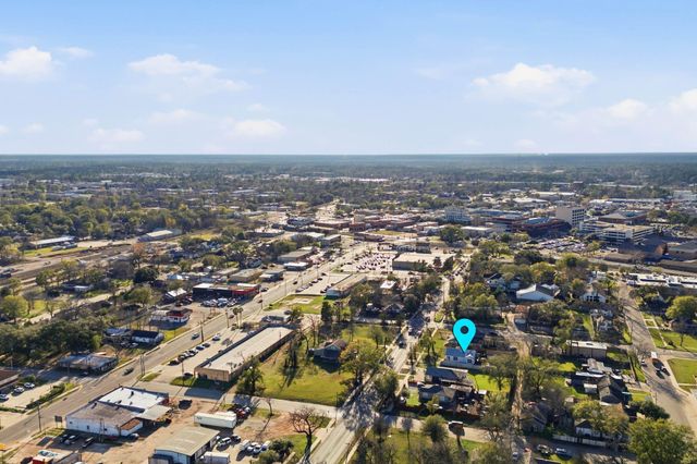 308 E Phillips Street, Conroe, TX 77301