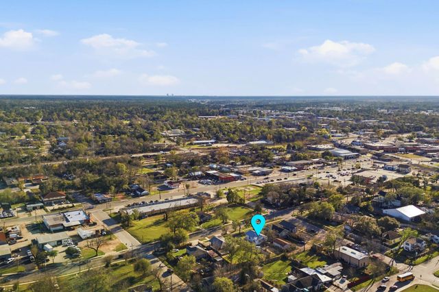 308 E Phillips Street, Conroe, TX 77301