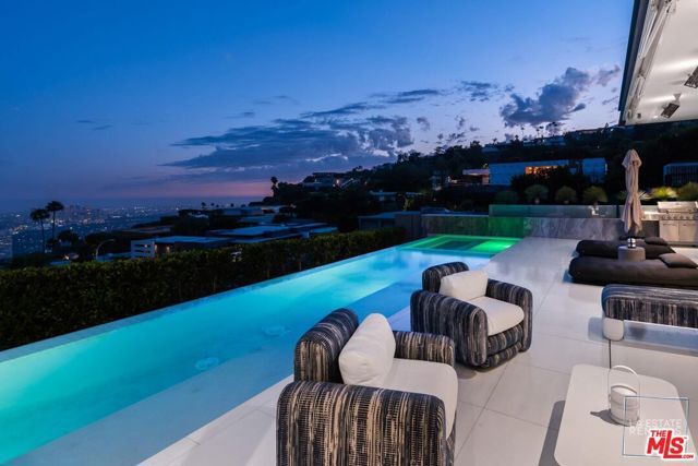 1814 N Doheny Drive, Los Angeles, CA 90069