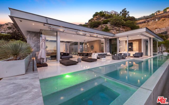 1814 N Doheny Drive, Los Angeles, CA 90069