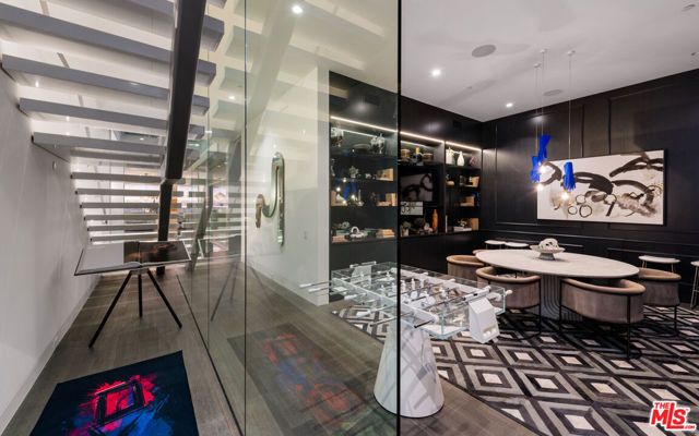 1814 N Doheny Drive, Los Angeles, CA 90069