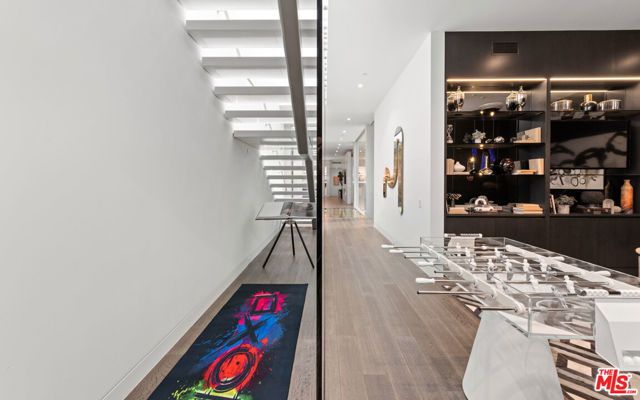 1814 N Doheny Drive, Los Angeles, CA 90069