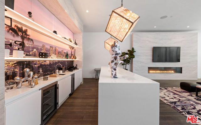 1814 N Doheny Drive, Los Angeles, CA 90069