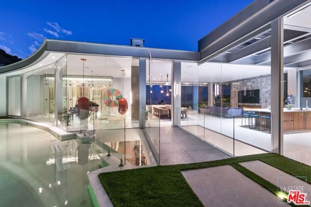 1814 N Doheny Drive, Los Angeles, CA 90069