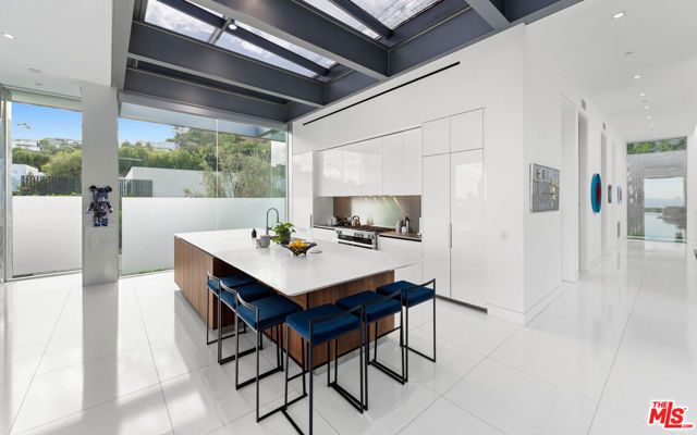 1814 N Doheny Drive, Los Angeles, CA 90069