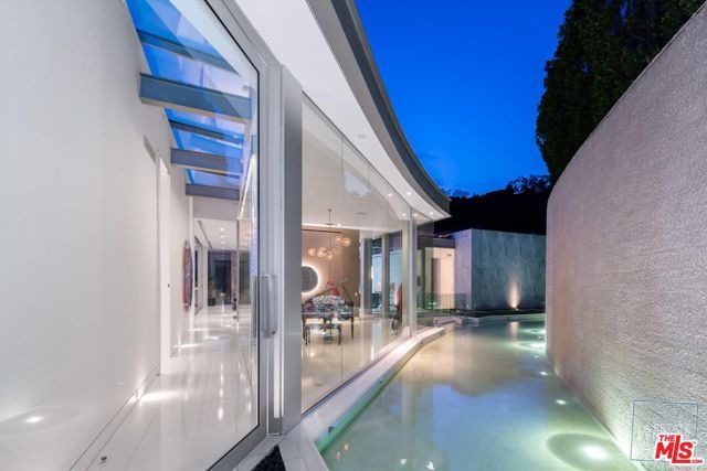 1814 N Doheny Drive, Los Angeles, CA 90069