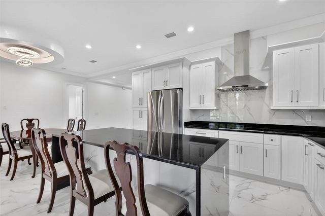 588 DOWLING CIRCLE, Lady Lake, FL 32159