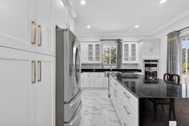 588 DOWLING CIRCLE, Lady Lake, FL 32159