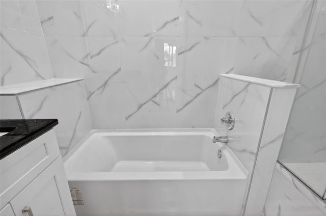 588 DOWLING CIRCLE, Lady Lake, FL 32159