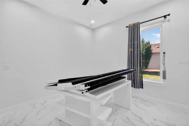 588 DOWLING CIRCLE, Lady Lake, FL 32159