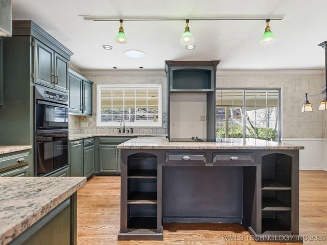 7824 S Urbana Avenue, Tulsa, OK 74136