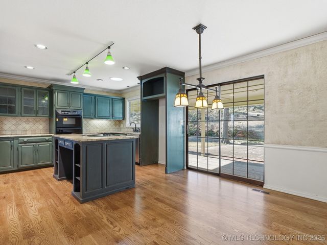 7824 S Urbana Avenue, Tulsa, OK 74136