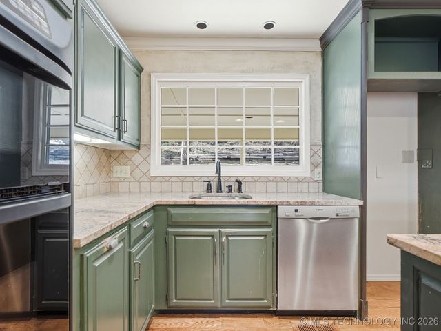 7824 S Urbana Avenue, Tulsa, OK 74136