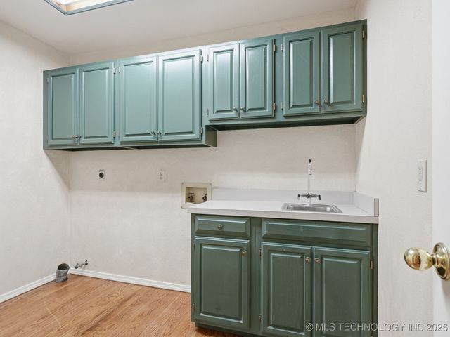 7824 S Urbana Avenue, Tulsa, OK 74136