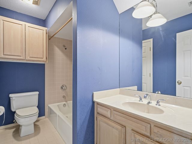 7824 S Urbana Avenue, Tulsa, OK 74136