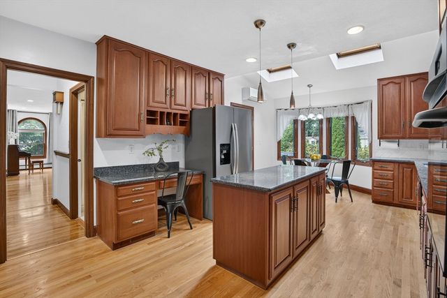 8 Marion Ave, Andover, MA 01810
