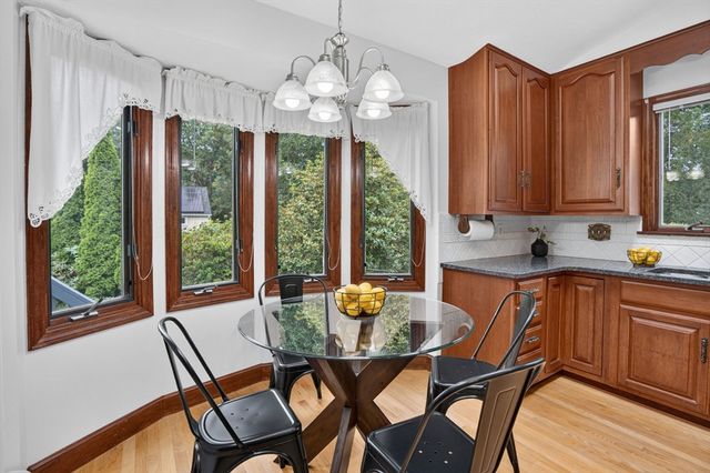 8 Marion Ave, Andover, MA 01810