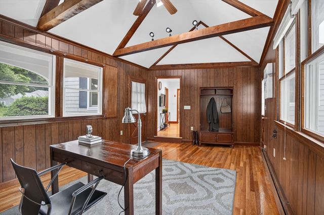 8 Marion Ave, Andover, MA 01810