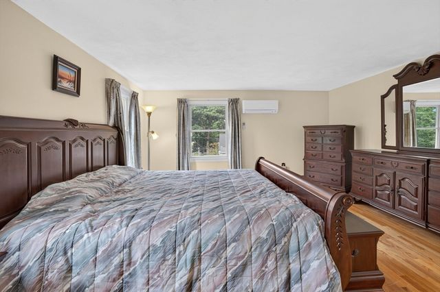 8 Marion Ave, Andover, MA 01810